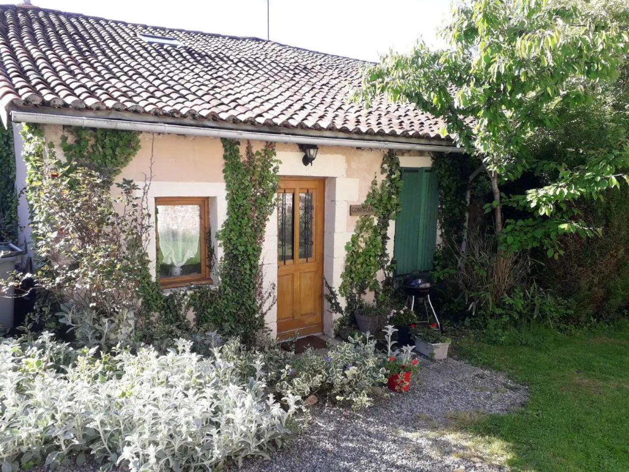 Tranquille Vienne Gites A Chirac Dept Charente Extérieur photo